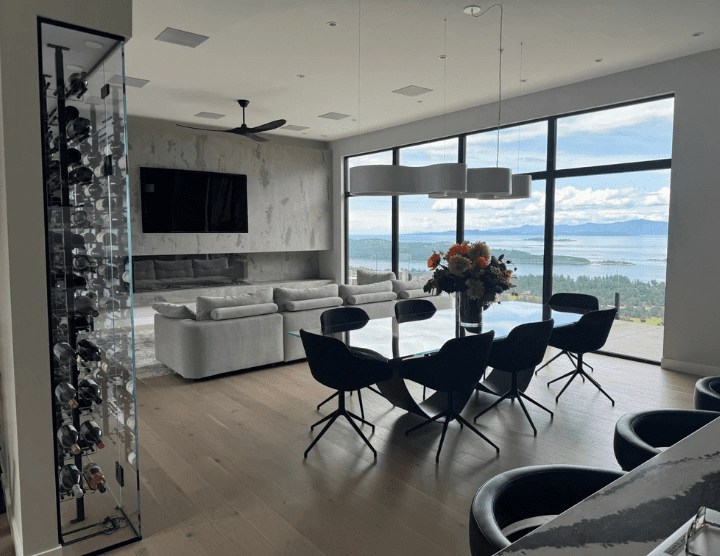Luxurious and clean living room in Nanaimo.
